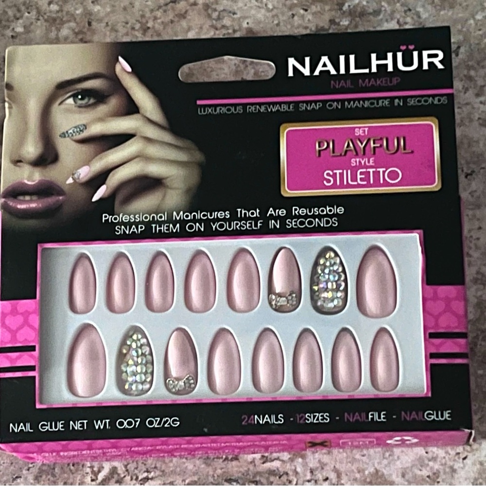 Brand New NailHur Stiletto Nails.A luxurious removable snap on Manicure in secs.